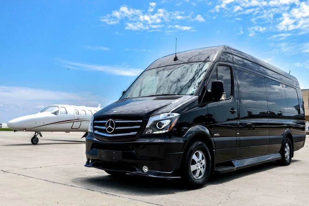 Astoria hotels served by Portland Shuttle Service — private door-to-door PDX airport shuttle from hotel entrance